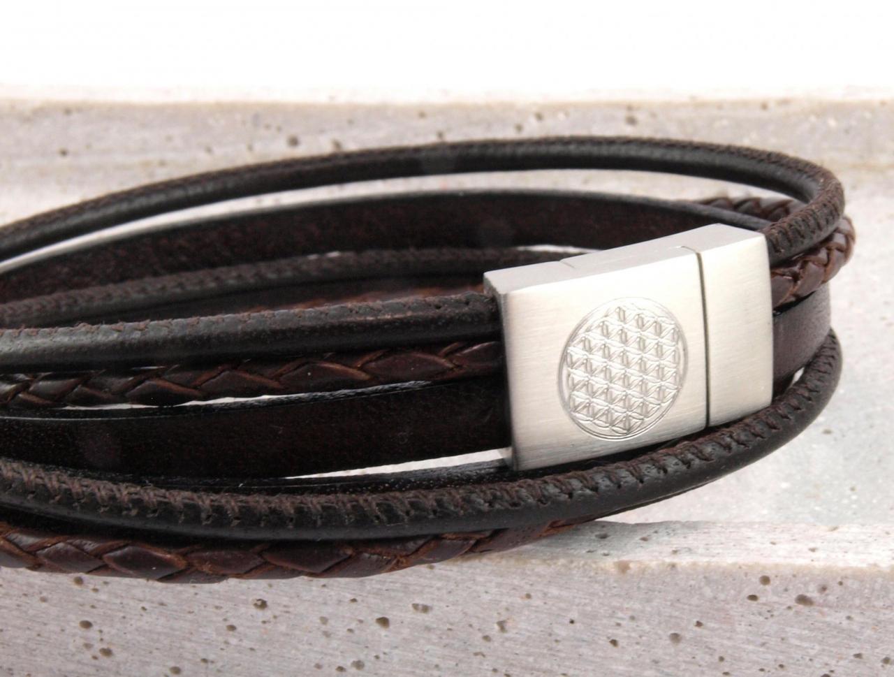 Lebensblume Gravur auf Magnetverschluss braun