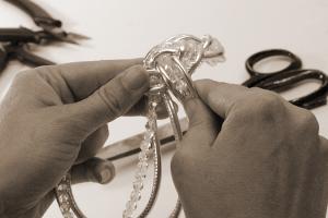 Echte Handarbeit in unserer Schmuck-Werkstatt, Armband Kürzen lassen, Armband in der richtigen Größe