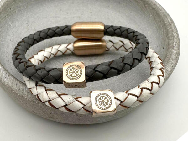 Partnerarmband Leder mit Würfelperle, Freundschaftsarmband mit Wikingerkompass
