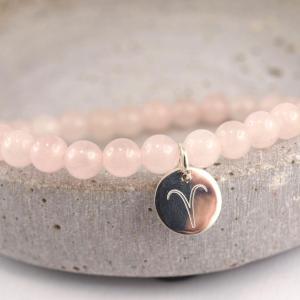 Rosenquarz Perlen Armband mit Gravur Anhaenger