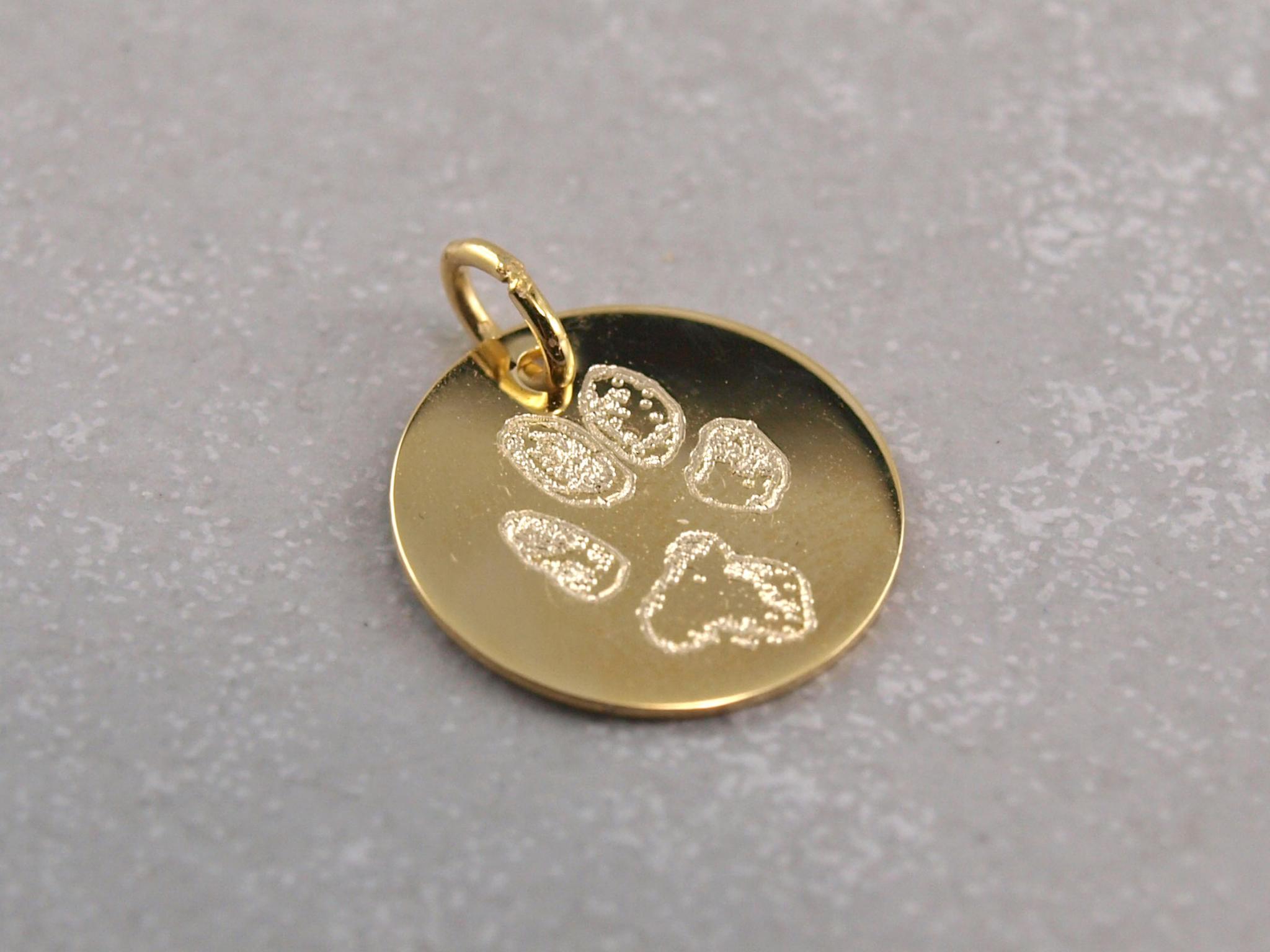 Gravuranhänger Gold Kinderanhänger Babyfüße mit Gravurplatte 333 Gold ca 0,7 g 