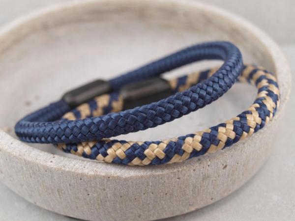 Ari Blackedition Segeltau Armband mit Gravur Option dunkelblau royal sand