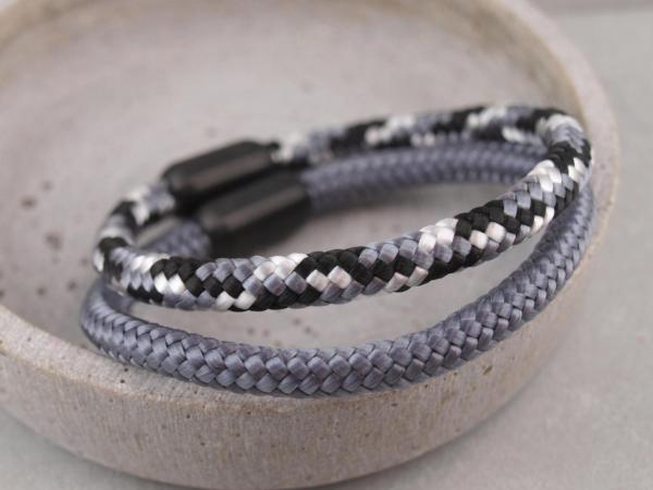 Ari Blackedition Segeltau Armband mit Gravur Option dunkelgrau und schwarz weiss grau