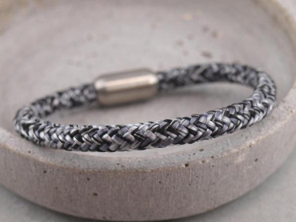 Segeltau Armband mit Gravur Option Geschenkidee fuer Mann pfeffer