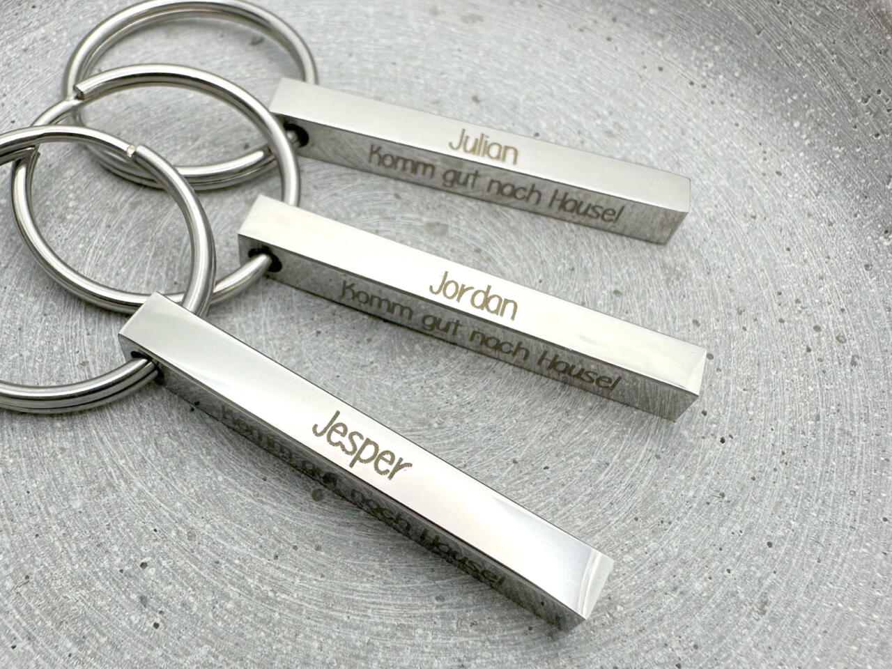 Steg Schlüsselanhänger mit Gravur, Geschenkidee für Kinder