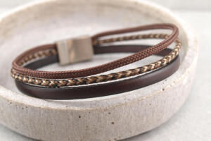 Armband aus Leder und Segeltau mit Gravur