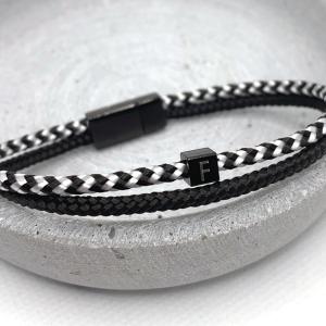 Segeltauarmband Mika mit kleinem Wuerfel in schwarz
