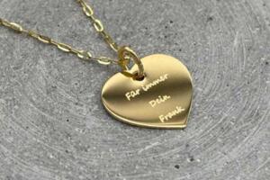 Echt Gold Herz mit Gravur, Kette mit Herz echt Gold, Geschenk für Partnerin