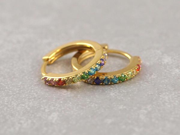 Vergoldete Kreole aus 925er Silber mit Zirkonia Steinen, Rainbow