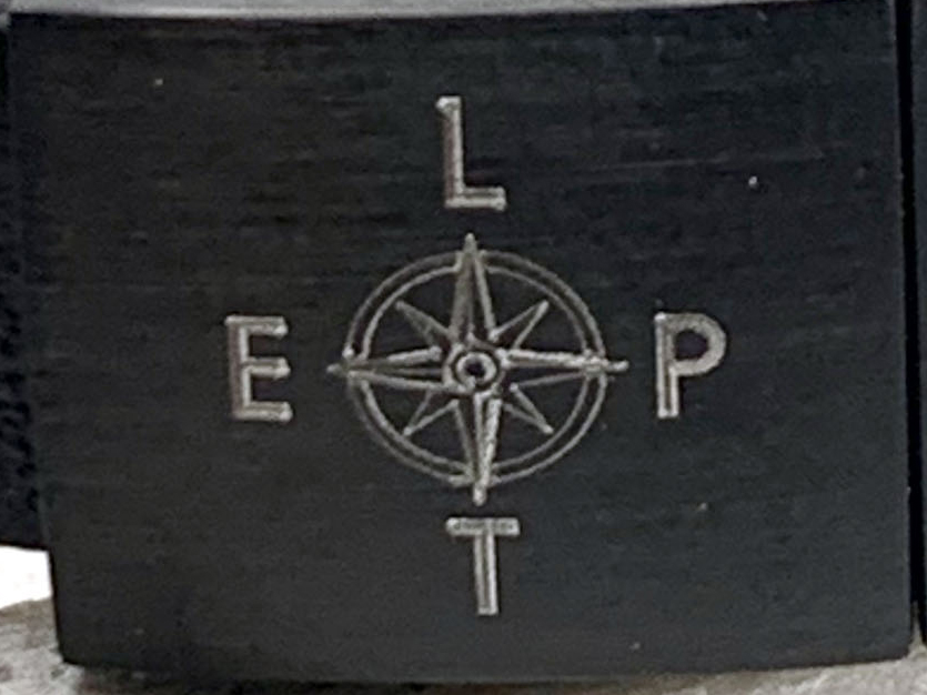 Kompass Gravur mit 4 Initialen
