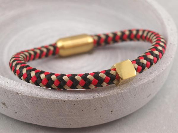 WM - EM Kollektion Schwarz Rot Gold Segeltau mit Wuerfel