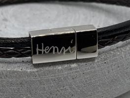 lederarmband-jona-mit-edelstahl-verschluss-mit-individueller-handschrift-geschenkidee_-2