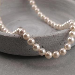 Perlenkette aus Muschelkernperlen, 6mm, Kette verstellbar 42 cm + 3cm, Karabiner aus 925er Silber