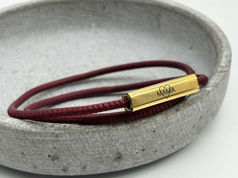 Lederarmband mit gravierbarem Verschluss