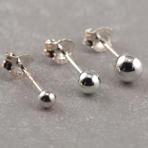 Ohrstecker Kugel aus 925er Silber, drei Groessen