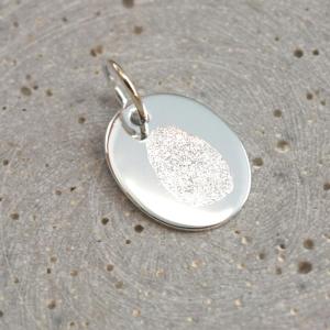 Gravuranhaenger Oval mit Gravur-Option, 925er Silber mit Fingerabdruck