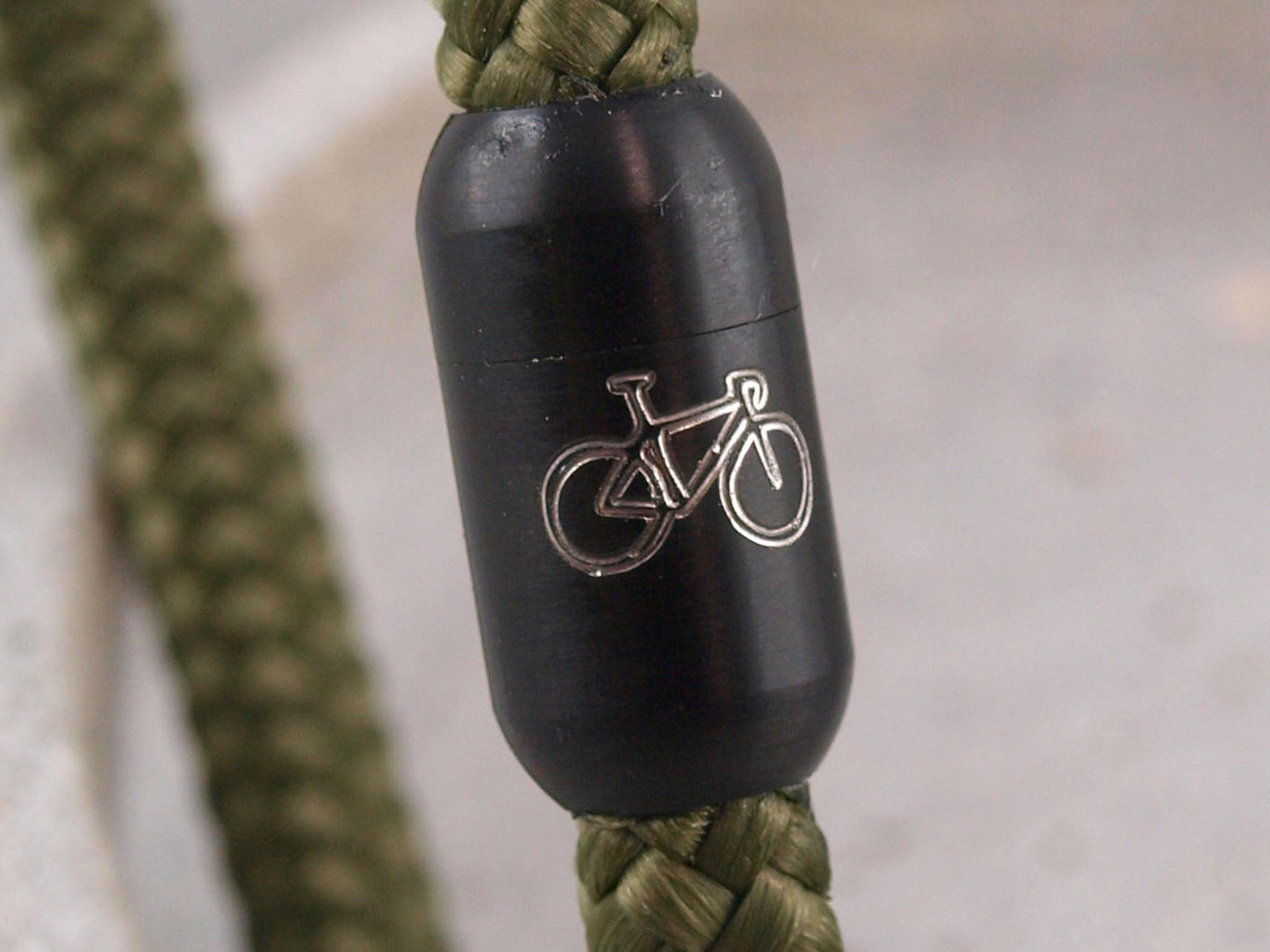 Schwarzer runder Magnet mit Fahrrad Gravur für Armbänder