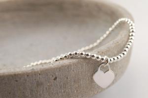 Silberperlenband mit 2,5mm Perlen und Herzanhaenger mit Gravur Option aus 925er Silber