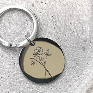 Runder Schlüsselanhänger mit Geburtsblumen Gravur, Monatsblume