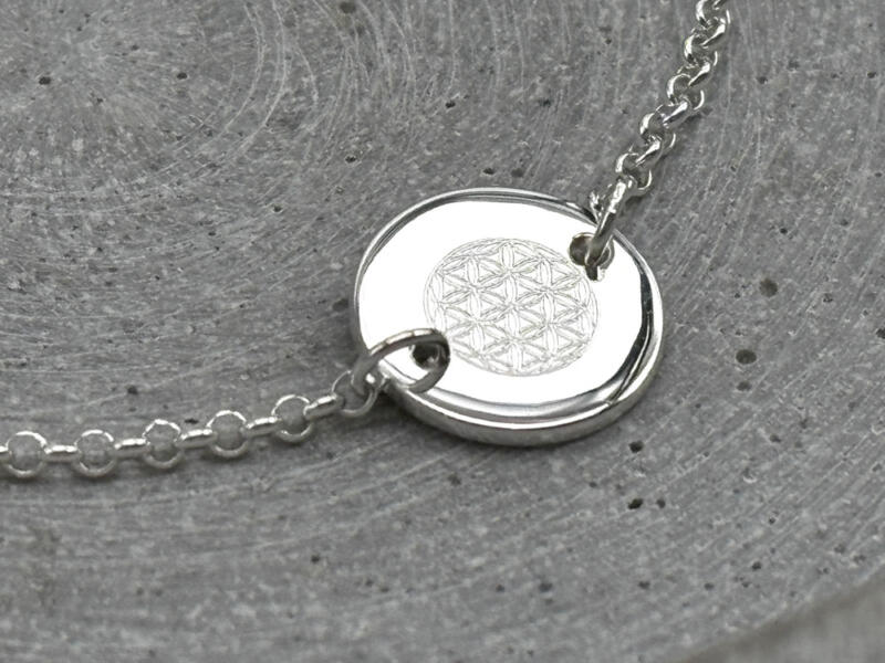 Armband Blume des Lebens auf Gravurplättchen Silber Gravur Lebensblume