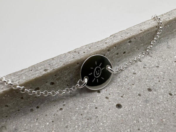 Armband mit Gravurplättchen Silber Sonnengravur