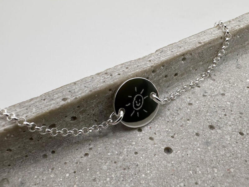 Armband mit Gravurplättchen Silber Sonnengravur