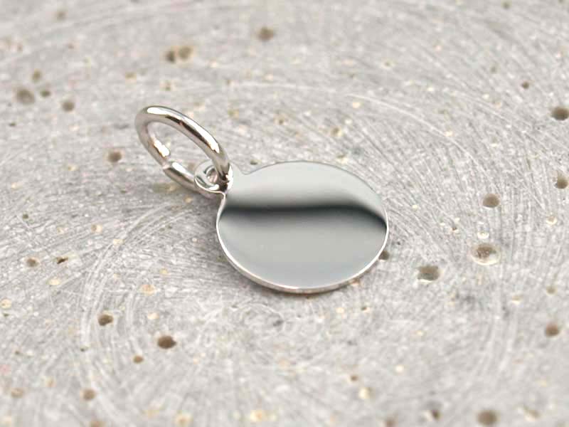 Kleiner Gravuranhänger 8 mm aus 925er Silber
