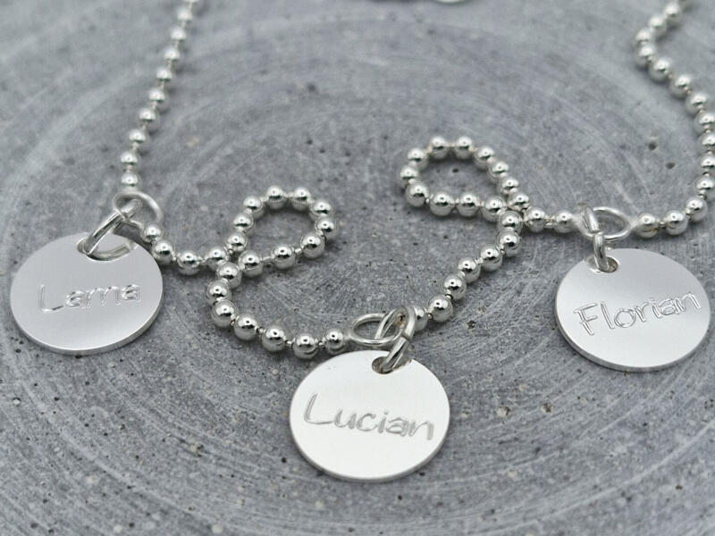 Familienkette Silber mit Kindernamen, Namenskette Mama Silber