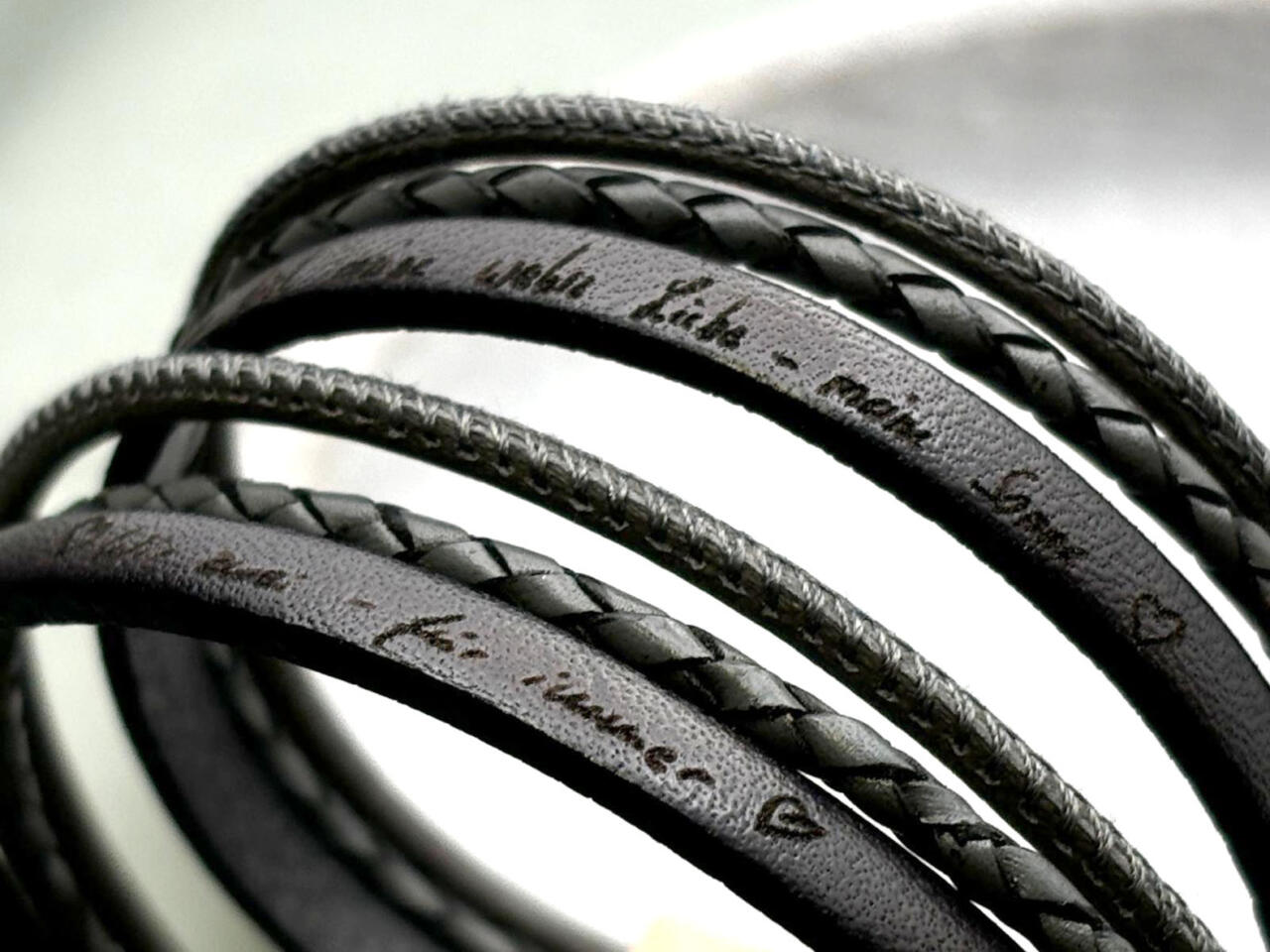 Ledergravur mit eigener Handschrift, Lasergravur Lederarmband