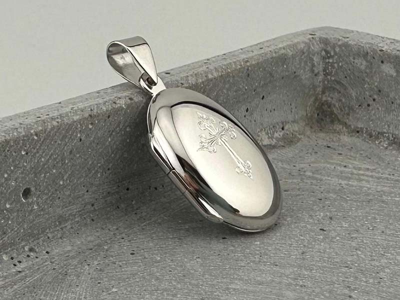Medaillon Silber mit individueller Kreuzgravur
