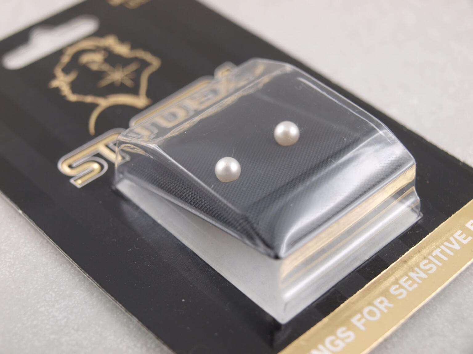 Wie Lange Muss Man Ohrringe Nach Dem Stechen Drin Lassen Ohrlöcher stechen lassen - Tipps und Hilfe | Schöniglich