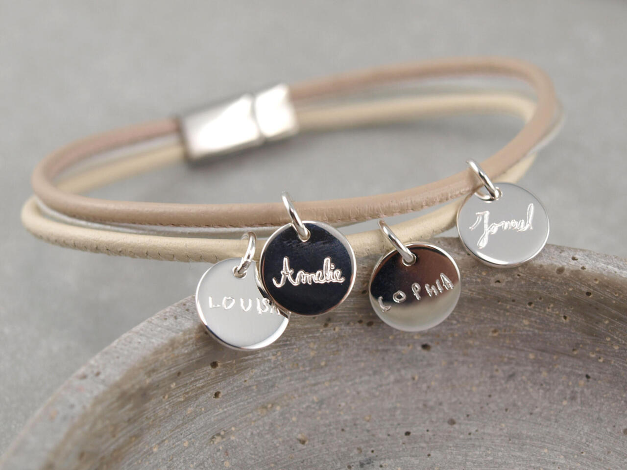 Armband Damen mit Gravur, Lederarmband Damen mit Gravur, Geschenk Damen, Armband Leder Damen, Armband mit Gravuranhänger