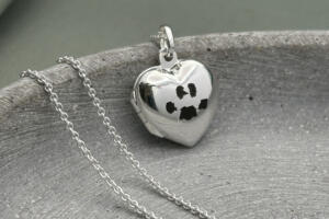 Katzenpfote, Medaillon mit Pfotengravur, Pfote als Gravur, Fotomedaillon, Herz, Medaillon Silber mit Gravur, Fotogravur