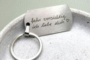 fahr vorsichtig ich liebe dich als gravur auf schlüsselanhänger, geschenk zum valentinstag, geschenk zum führerschein, 18 geburtstag, vatertag