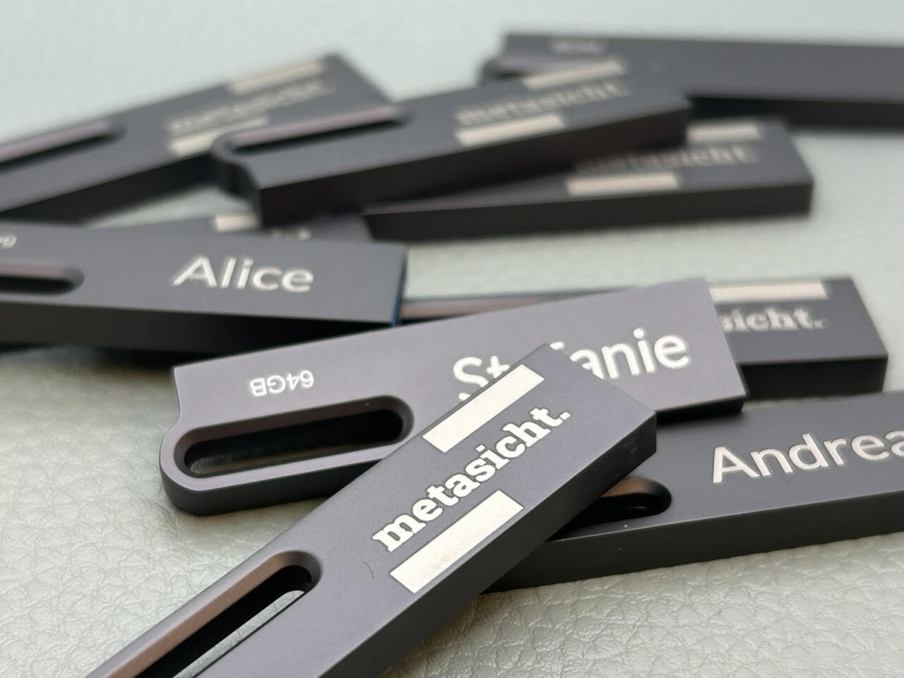 USB Sticks mit Logo Gravur, Werbeartikel mit Gravur, besondere Werbemittel, Mitarbeitergeschenke