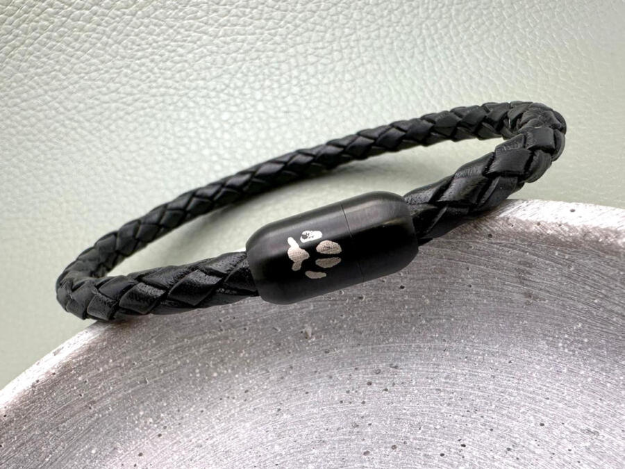 Lederarband mit Gravur Hundepfote, Tierfreude Armband, Erinnerung Hund