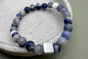 Perlenarmband Herren mit Gravur, Armband Perlen Mann, Armband Herren mit Gravur, blauer Sodaltih