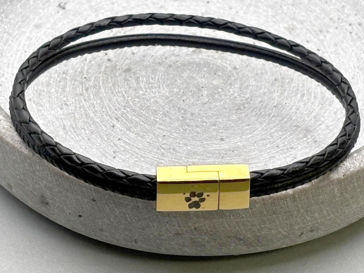 Schmales Lederarmband mit Gravur Damen