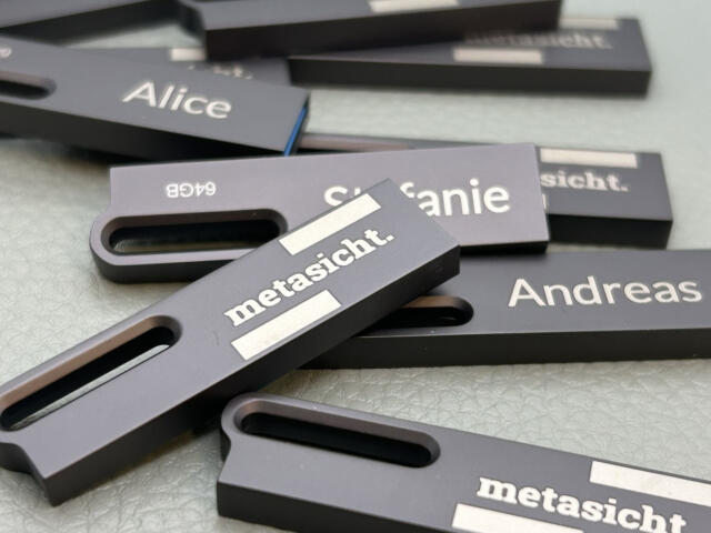 USB Stick mit Logo Gravur, Werbeartikel, Metasicht