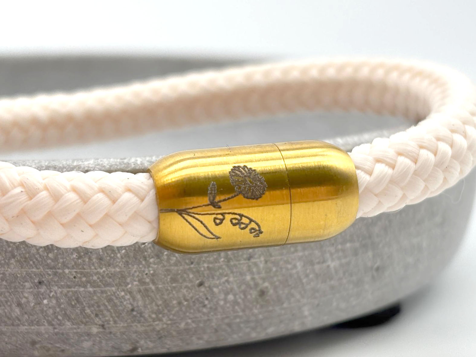 Armband Segeltau mit Geburtsblumengravur