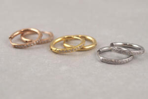 Creolen aus Chirurgenstahl mit Kristallen