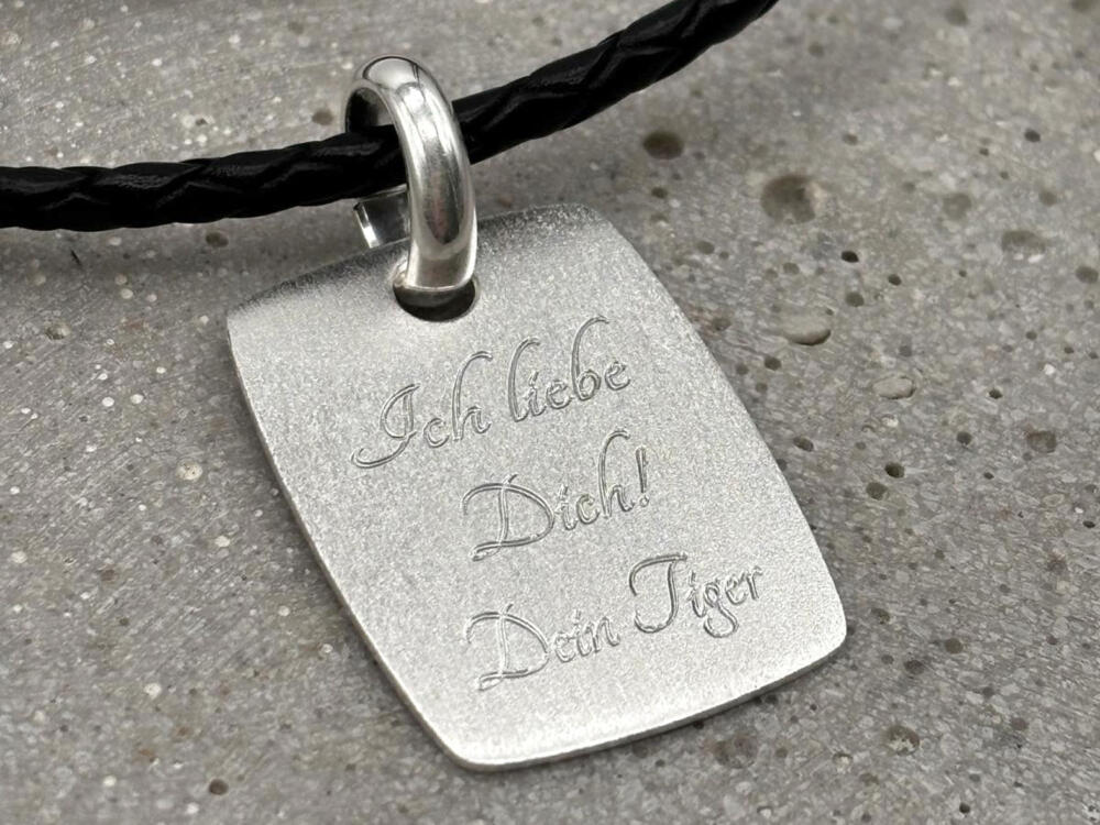 Ich liebe Dich Gravur auf großem Silberanhänger, Geschenk für Partner, GEschenk Freund