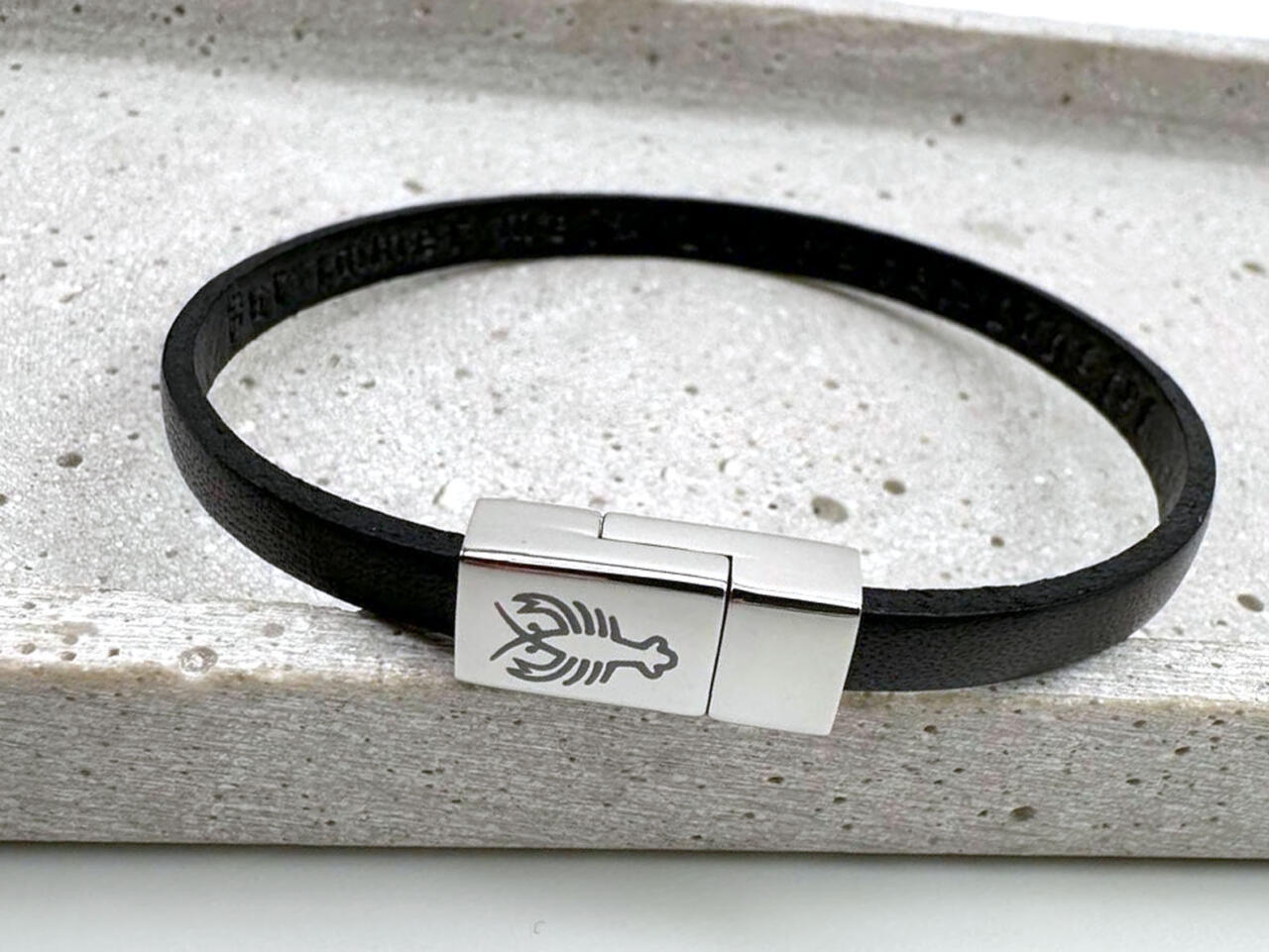 Lederarmband Damen mit Gravur, Hummergravur