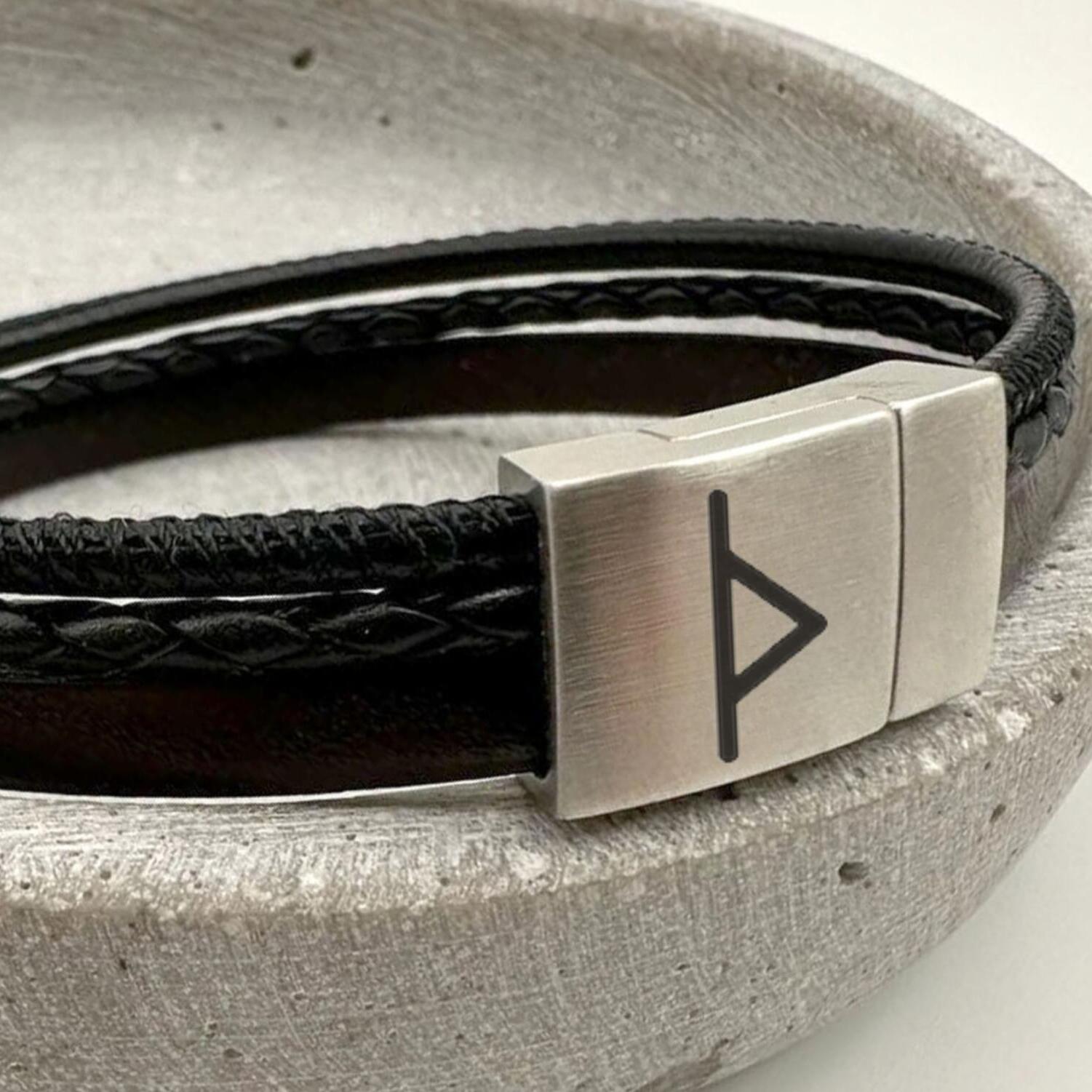 Lederarmband mit Rune als Gravur, Wickingerschmuck, Wickinger Rune, Riese.jpg