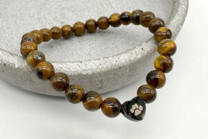 Edelsteinarmband mit Herzperle, Pfotengravur Abdruck auf Herzperle