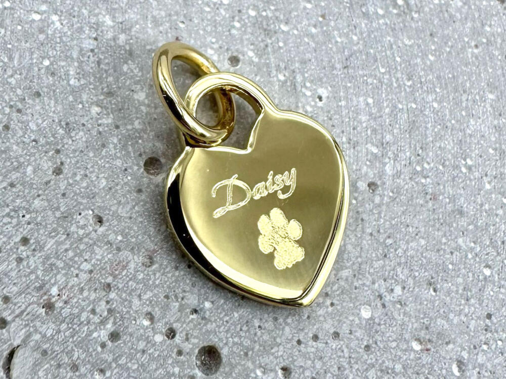 Goldener Gravuranhänger, Pfotengravur mit Name Hund, Herzanhänger für Tierfreunde