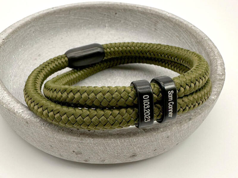Segeltauarmband mit Schiebeperle mit Name und Datum, zweifach gewickelt