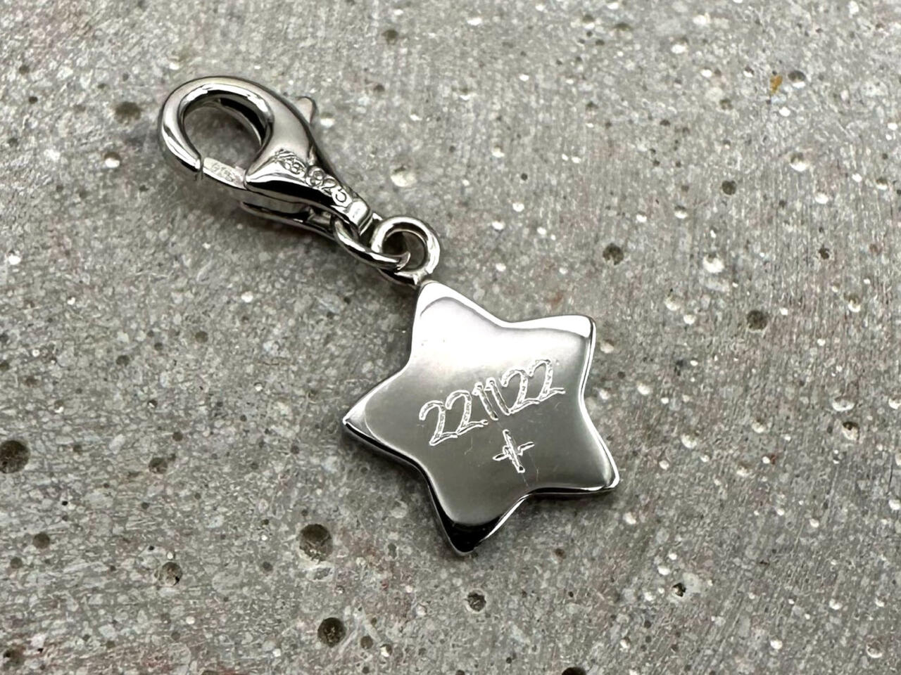 Sternanhänger Charm mit individueller Gravur