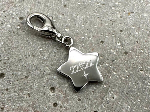 Sternanhänger Charm mit individueller Gravur