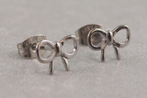 Hypoallergener Ohrstecker aus Chirurgenstahl, Chirurgenstahl Ohrring Schleife